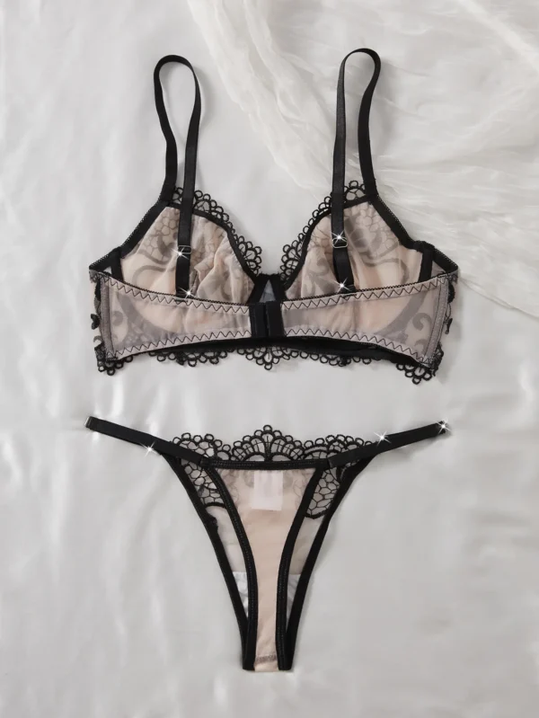 sous-vêtement mode érotique sexy avec Broderie double sur des coupes , effet lingerie en résille transparente à trois pièces – Image 6