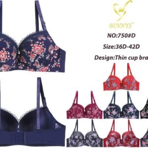 Soutien gorge pour un modèle avec dentelle florale